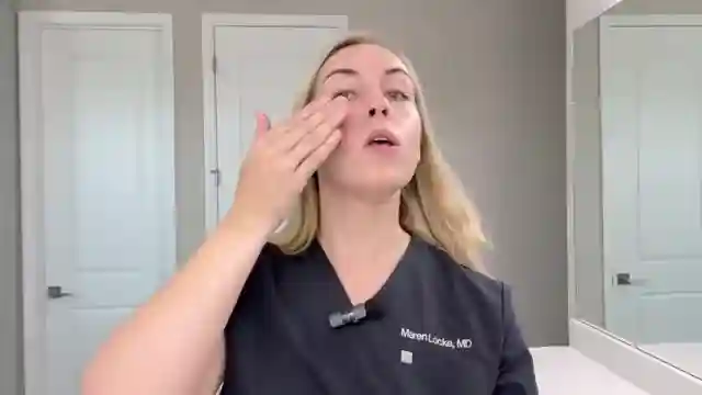 top-sunscreens-reviewed-by-dr-maron-lock-ulta-md-burst-dermatology-vacation-neutrogena