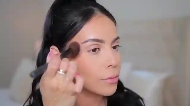 e-l-f-halo-glow-skin-tint-review-dewy-finish-spf-50-test
