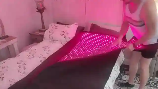 revolutionize-skincare-with-red-light-therapy-devices