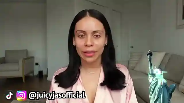 juicyjas-beauty-secrets-recreating-a-stunning-makeup-look-in-nyc