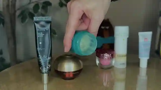 eye-care-decluttering-k-beauty-favorites-and-bold-choices
